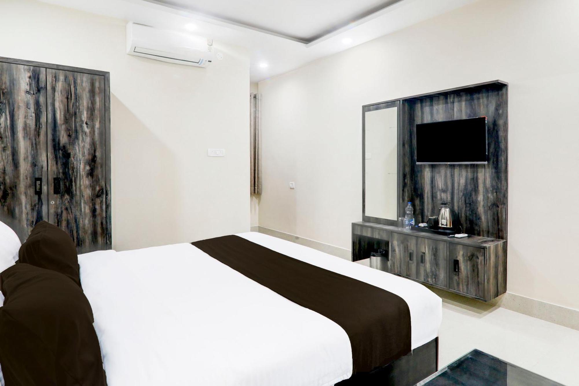 Hotel Super Townhouse Gls International Lucknow Exterior foto